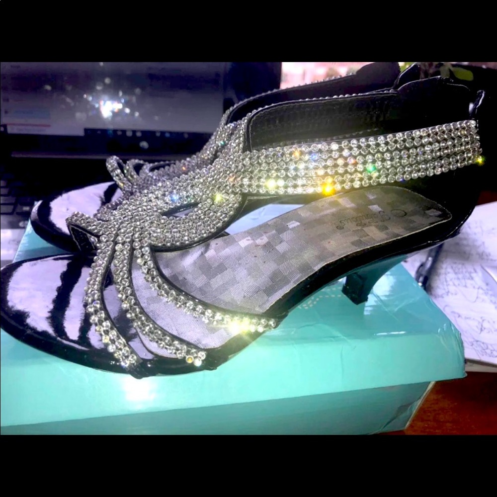 Girl’s Shoes size 4